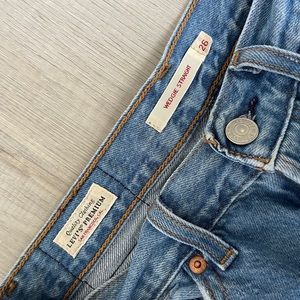 Levi’s Wedgie Straight - 26